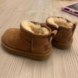 toddler classic mini uggs